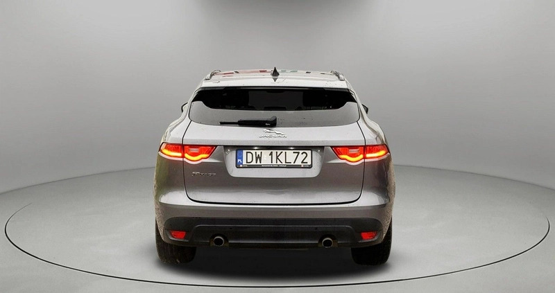 Jaguar F-Pace cena 139900 przebieg: 97000, rok produkcji 2020 z Uniejów małe 379